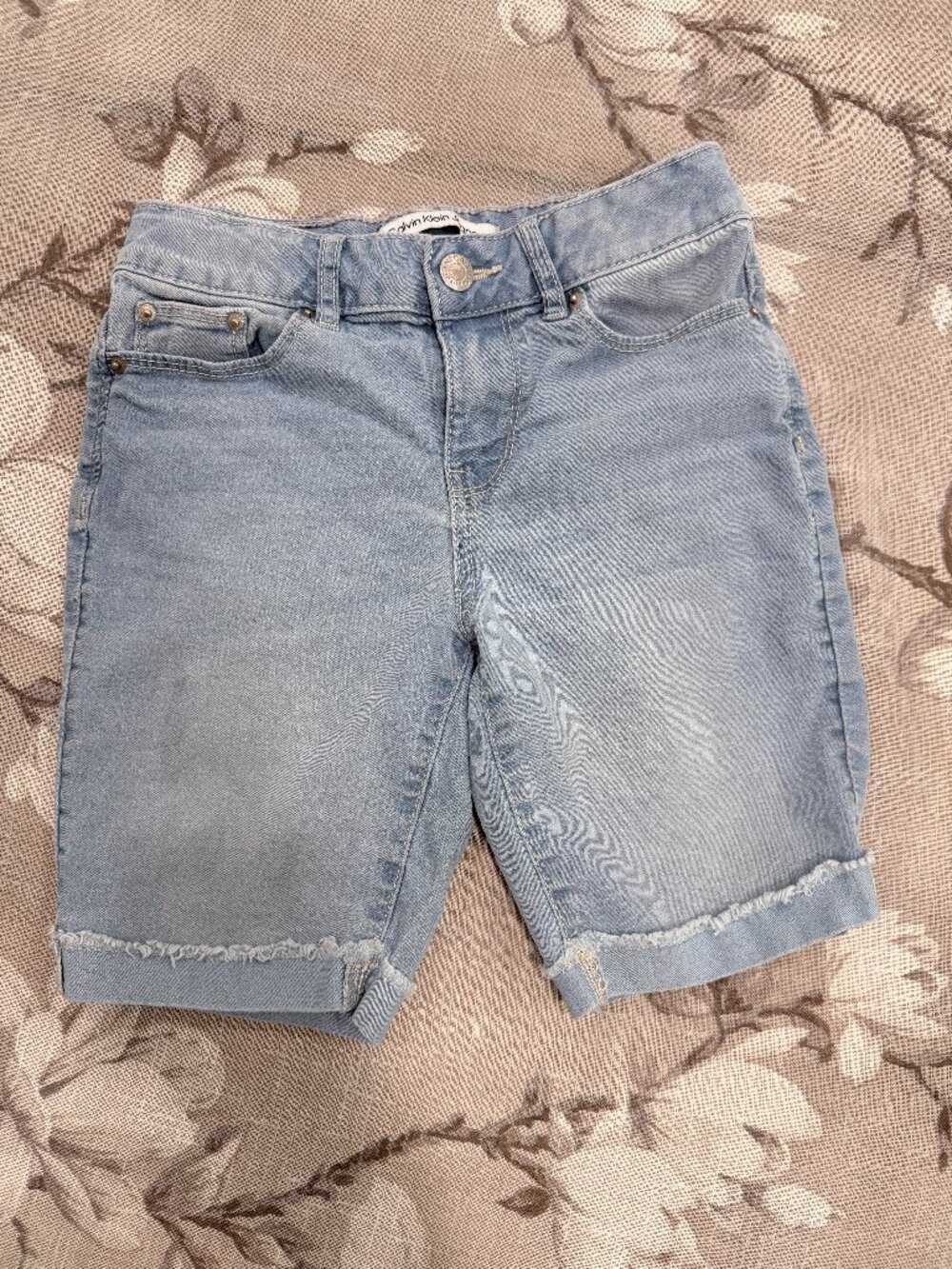 Calvin Klein Light Wash Stretch Denim Shorts Raw Hem 22” Waist